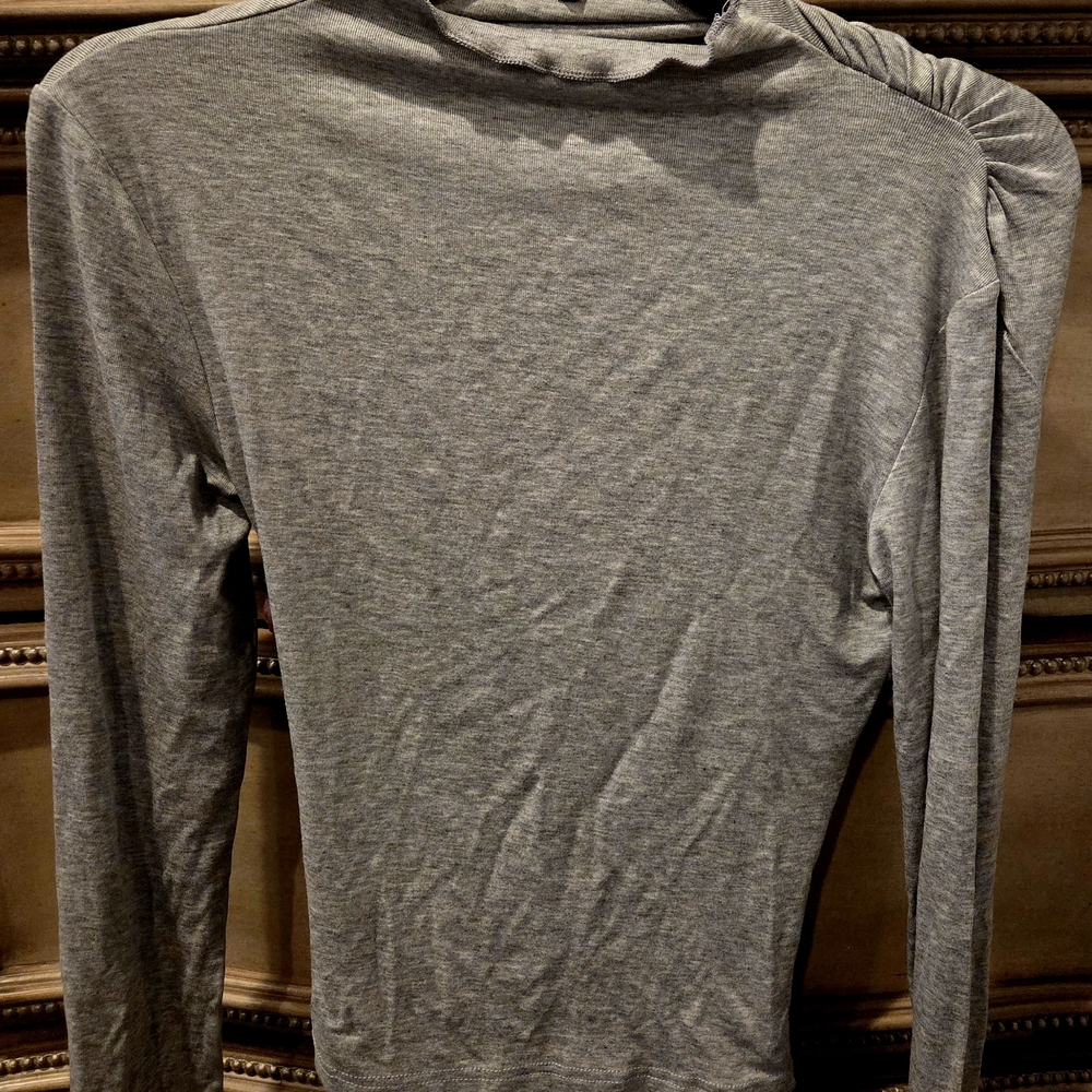 NWT M Commense Gray Long Sleeve Lightweight Top